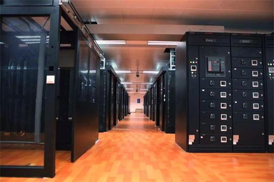 柏克超大功率模块化UPS电源入驻乌鲁木齐铁路调度中心